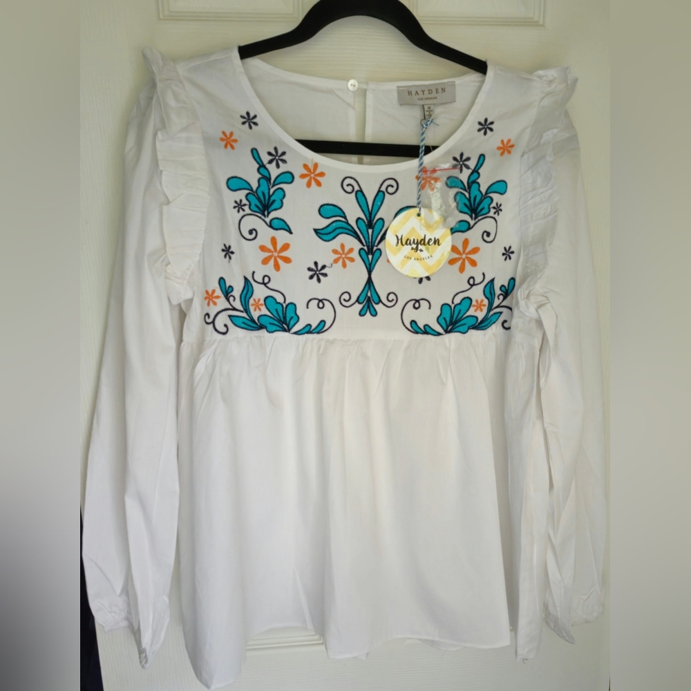Hayden Los Angeles White Embroidery Ruffle Blouse NWT Women's Size M